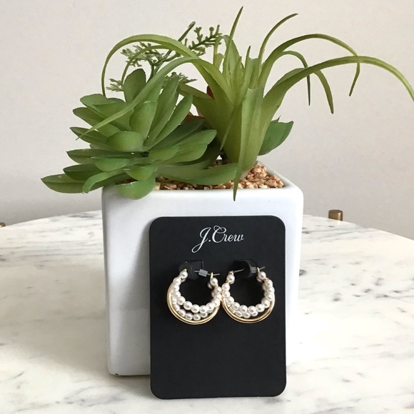 J. CREW Layered Pearl Hoop Earrings NWT - Picture 3 of 9